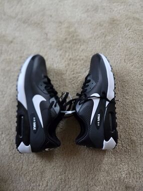 Nike Air Max Black & White Men’s Sneakers